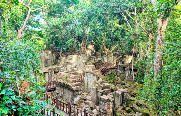 ANGKOR ET CES SECRETS : TEMPLES, VILLAGES ET MONTAGNES